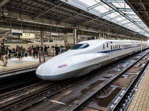 Security robots to patrol train stations in Japan – and help you carry luggage article image