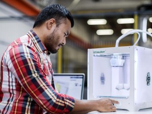 Ultimaker 3 sets new benchmark for low cost 3D printing article image