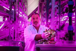 Is this the future of farming? How hands-free indoor farm robotics can prevent infection article image