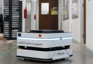 SESTO Robotics launches new heavy-duty autonomous mobile robot article image