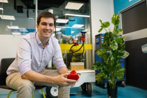 Meet Harvey: The capsicum picking robot that’s now helping our ag industry to grow article image