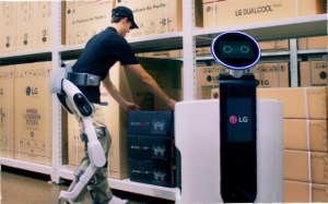 LG’s new connected robotic suit makes heavy lifting easy article image