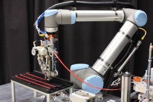 Industry to bond with new robotic taping system article image